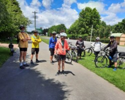 Cycled through old Bowral, the eastern suburbs and Burradoo - then along the Wingercarribee River to Moss Vale for coffee. Mainly cycle paths, some hills and a few busy road crossings.